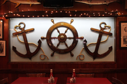 Photo Twin Anchors Restaurant & Tavern - 14