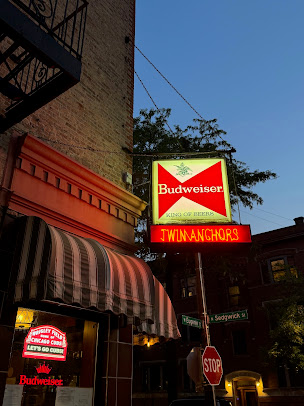 Photo Twin Anchors Restaurant & Tavern - 7