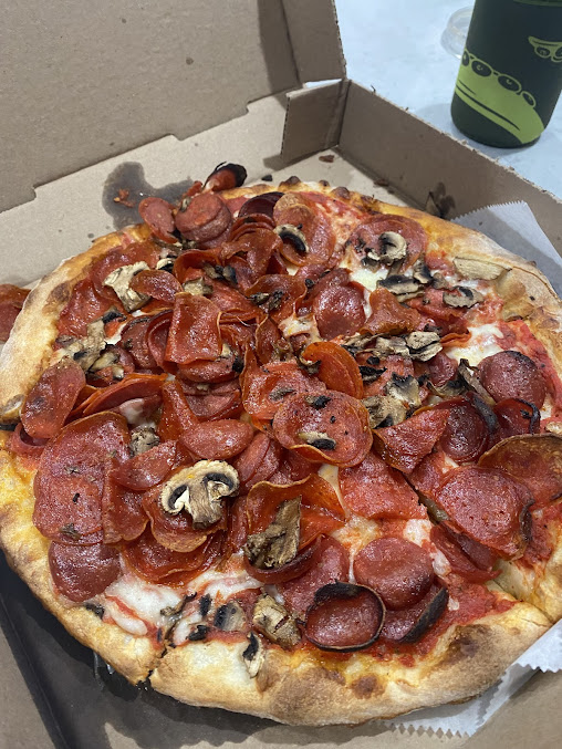 Photo Vic's Pizzeria - 1