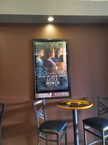 Photo Vine Cinema Alehouse - 12