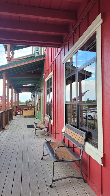 Photo Wild Women Saloon And Grill - 19