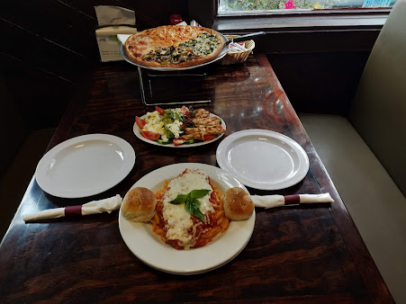 Photo Wings N Pies Willimantic - 15