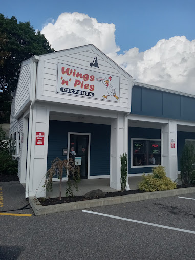 Photo Wings N Pies Willimantic - 2