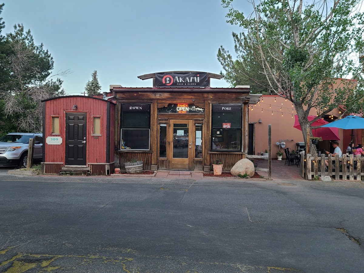 Akami Poke And Noodle Bar