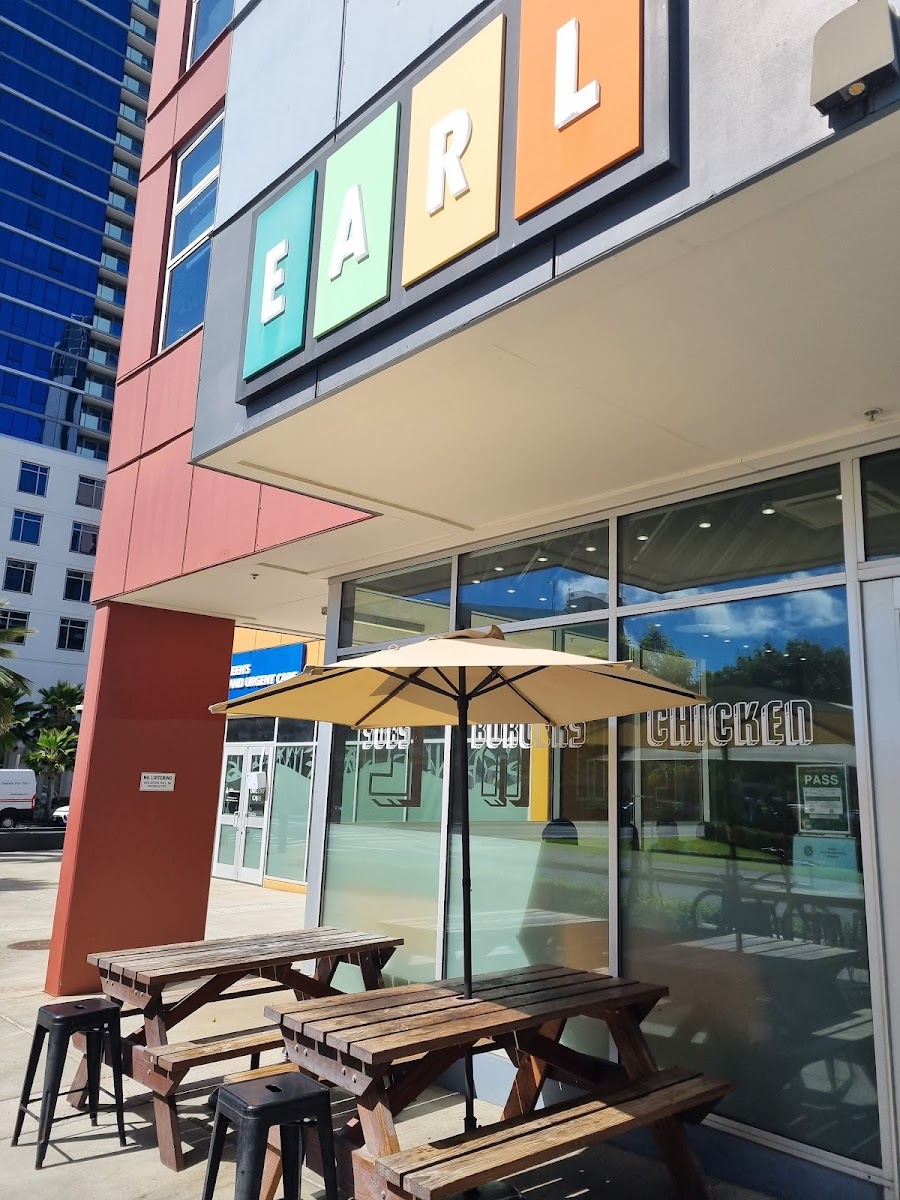 E.a.r.l. Kakaako