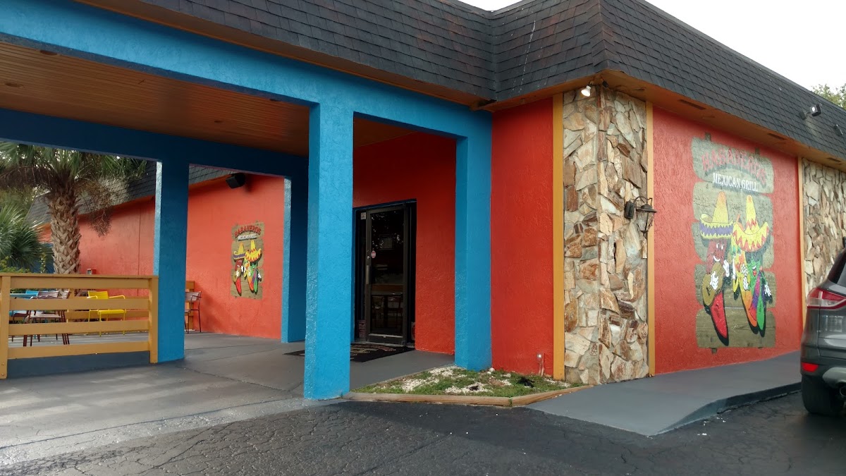 Los Compadres Mexican Grill