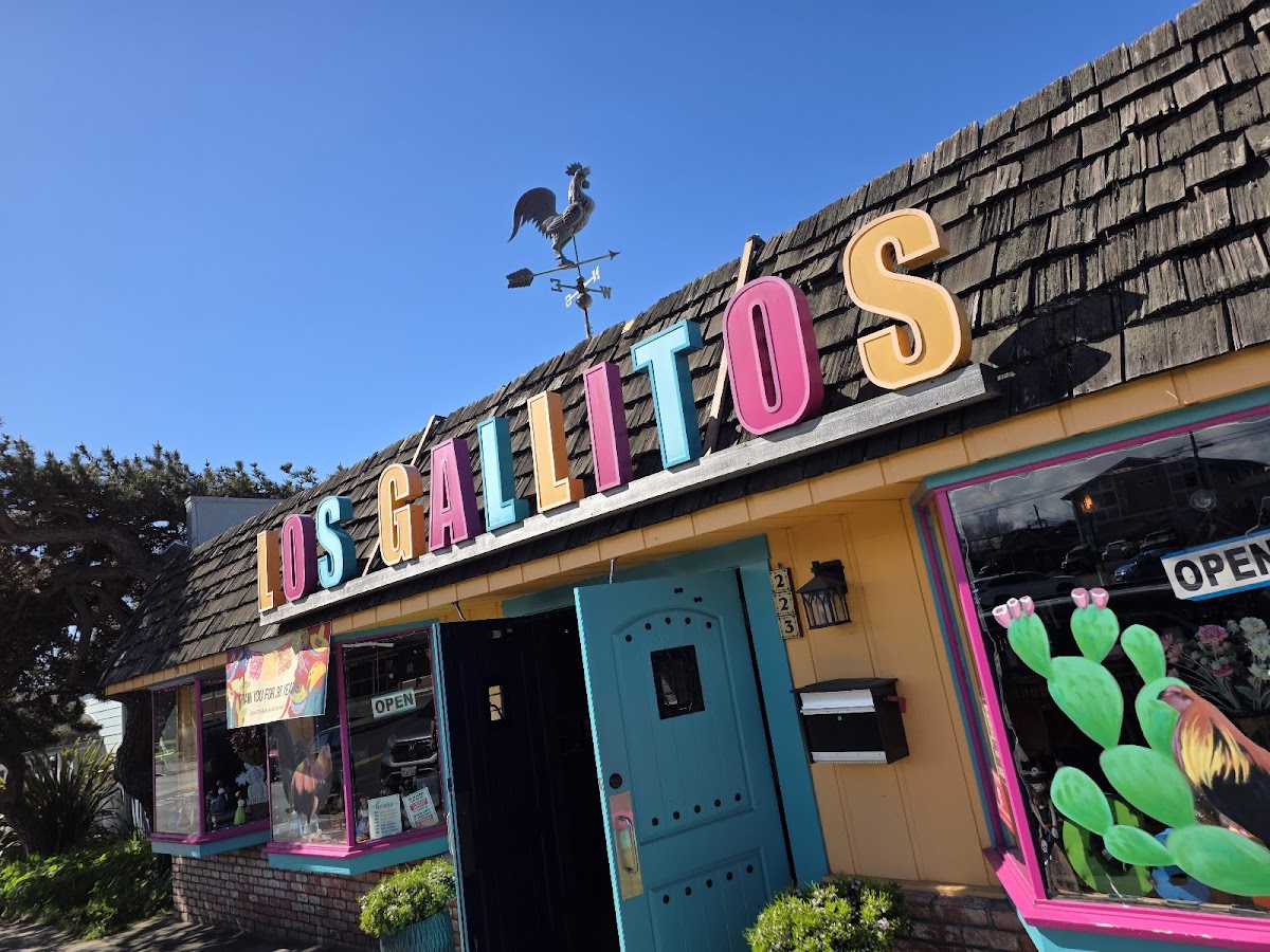 Los Gallitos