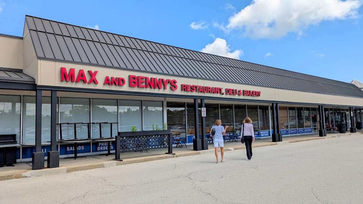 Max And Benny's