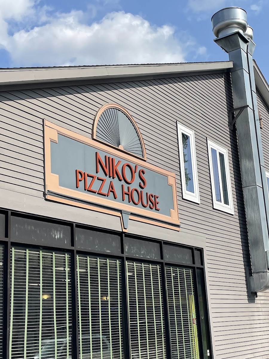 Nikos Pizza House