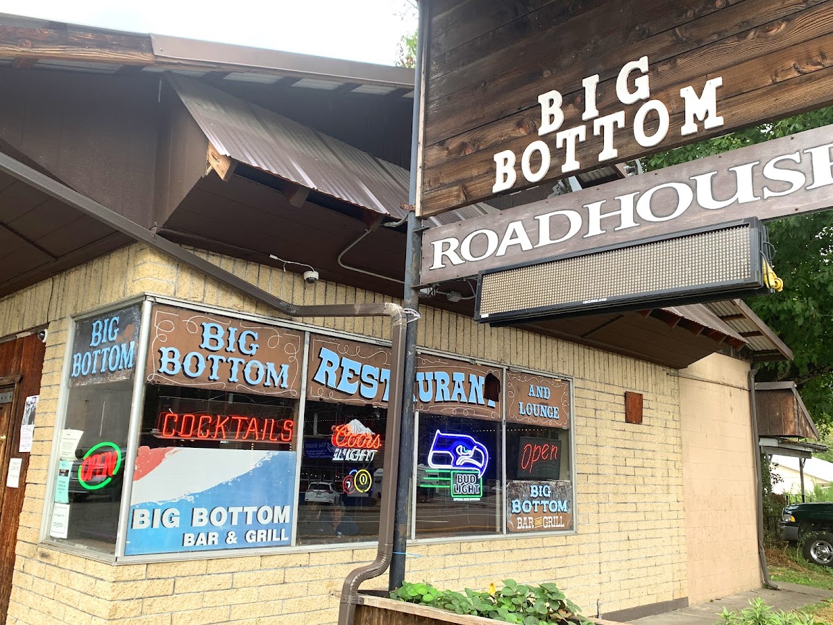 Roxies Roadhouse