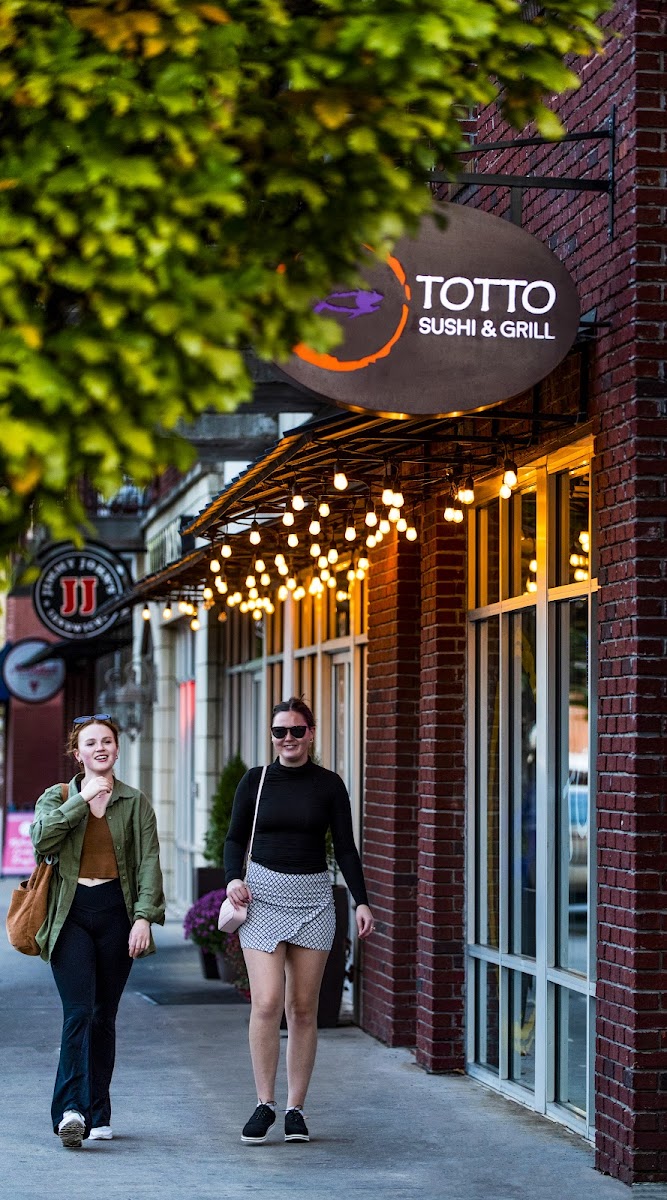 Totto Sushi Grill