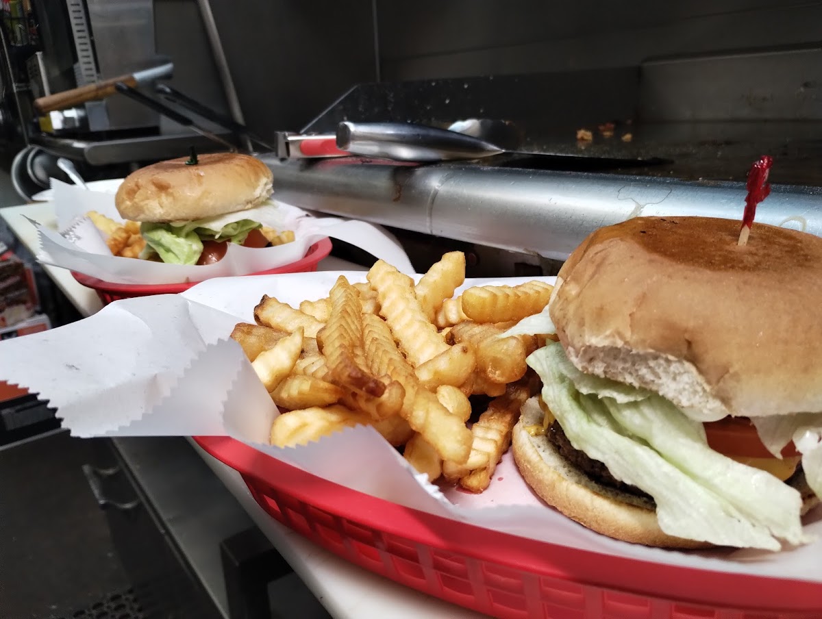 White Oak Grill & Lounge